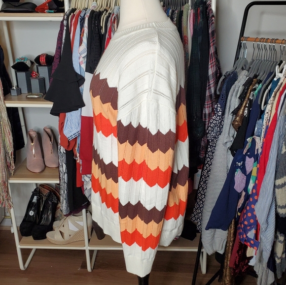 Suvimuga White Oversized Sweater w/ Fall Stripes - Picture 6 of 9